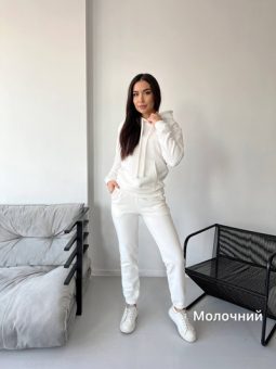 Качественный костюм, различных цветов